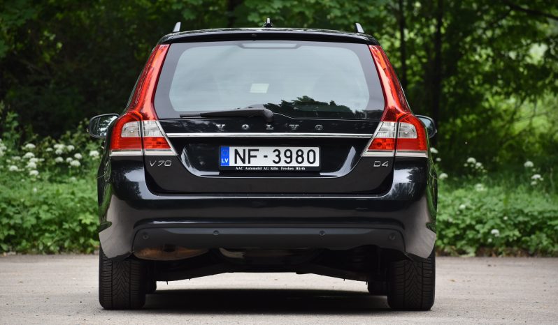 Tikko ievests. Volvo V70 Summum  2.0 D4 (120kw-163z/s) Dīzelis ar automātisko ātrumkārbu.   full