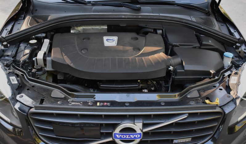 Tikko ievests. Volvo Xc60 2.4 D5 R Design 2.4D5 (158Kw-215 Z/s) 4×4 AWD Dīzelis ar automātisko ātrumkārbu. full