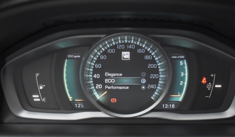 Tikko ievests. Volvo XC 60 2.4 Awd (4×4) Pilnpiedziņa ar Mehānisko ātrumkārbu. full