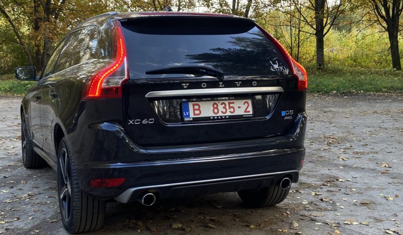 Tikko ievests. 2015. gada modelis. Volvo Xc60 2.4 D5 R Design-Summum 2.4D5 (169Kw-230 Z/s) Dīzelis ar automātisko ātrumkārbu. full