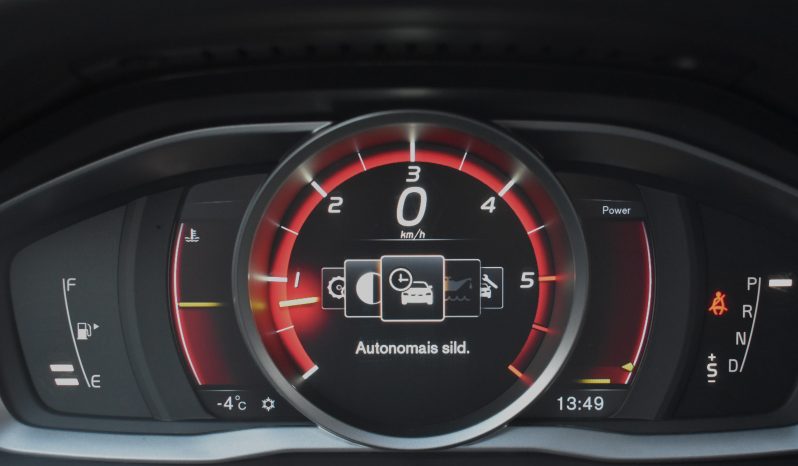 Volvo Xc60 2016. gada modelis 2.4 D4 (140kw-190z/s) Awd (4×4) Pilnpiedziņa ar automātisko ātrumkārbu. full