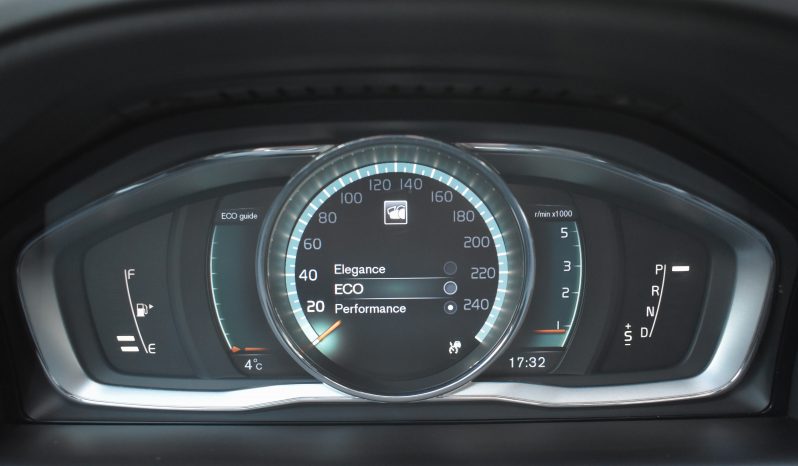 Tikko ievests. 2016. gada modelis. Volvo Xc 60 2.4 Dīzelis Awd (4×4) Pilnpiedziņa ar automātisko ātrumkārbu. full