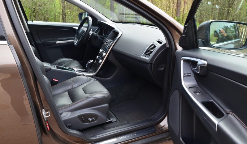 Drīzumā- Volvo XC 60 Summum Xenium 2.4D5  Dīzelis Awd (4×4) Pilnpiedziņa ar automātisko ātrumkārbu. full