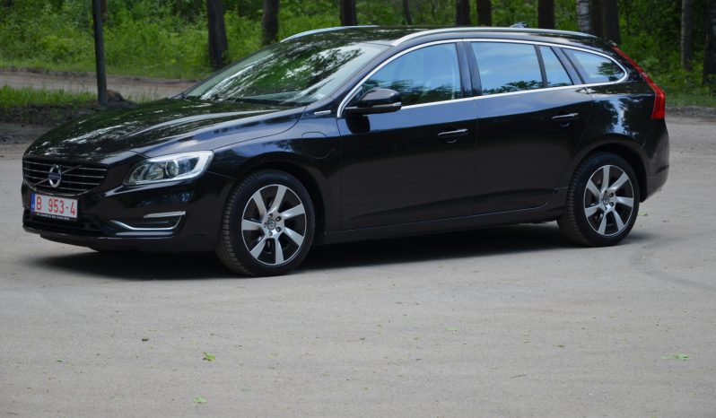 Tikko ievests. V60 Plug-In Hybrid Summum. 2.4D6 (158kw -215z/s diesel + 50Kw-68z/s Electro= 283z/s) Awd pilnpiedziņa. full