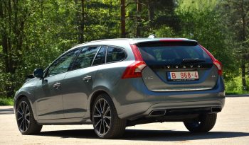 Tikko ievests. Volvo. V60 Plug-In Hybrid Summum. 2.4D6 (162kw -220z/s diesel + 50Kw-68z/s Electro= 288z/s) Awd pilnpiedziņa. full