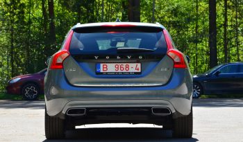 Tikko ievests. Volvo. V60 Plug-In Hybrid Summum. 2.4D6 (162kw -220z/s diesel + 50Kw-68z/s Electro= 288z/s) Awd pilnpiedziņa. full