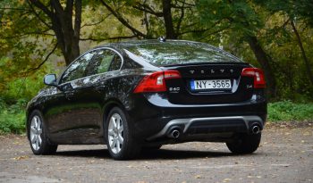 Volvo S60 R-Design 2.0 D4 (120Kw-163 Z/s) ar automātisko ātrumkārbu. full