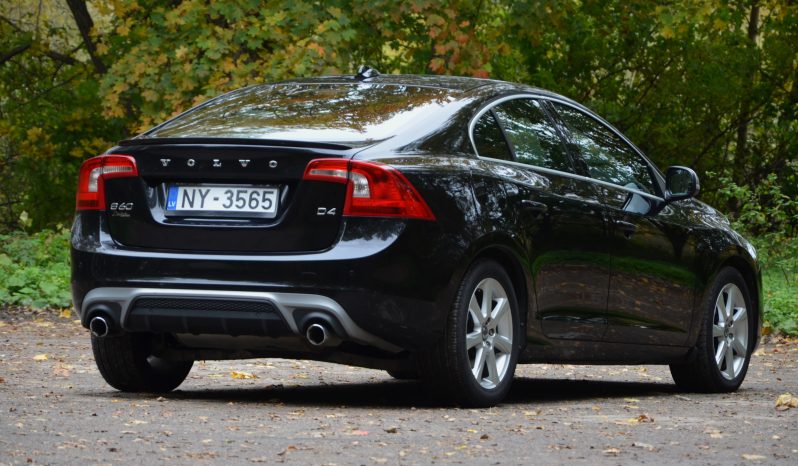 Volvo S60 R-Design 2.0 D4 (120Kw-163 Z/s) ar automātisko ātrumkārbu. full