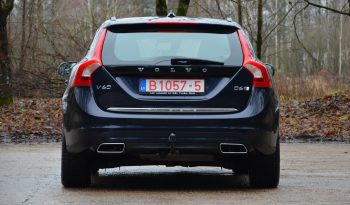 Tikko ievests. Volvo. V60 Plug-In Hybrid Summum. 2.4D6 (162kw -220z/s diesel + 50Kw-68z/s Electro= 288z/s) Awd pilnpiedziņa. full