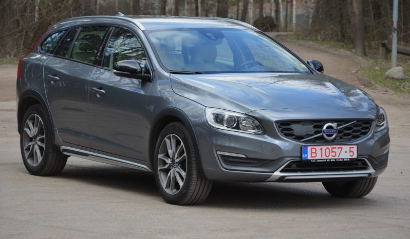 Tikko ievests. 2016. Gada modelis. Volvo V60 Cross Country Summum 2.4 Dīzelis 4×4 Awd . Ar automātisko ātrumkārbu. full