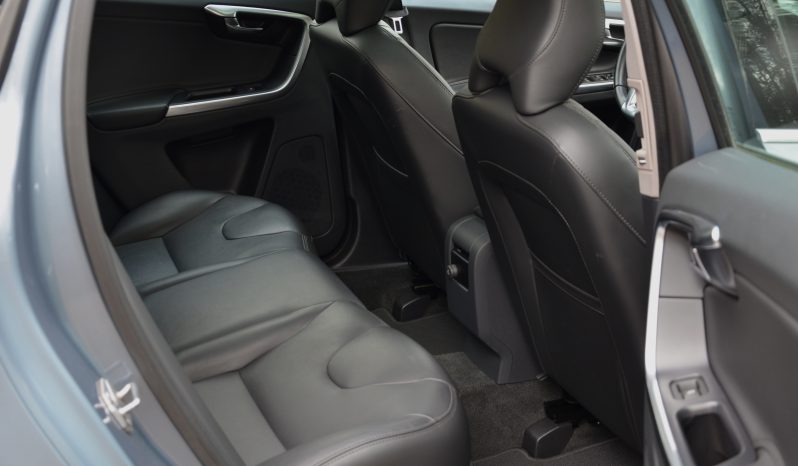 Tikko ievests. Volvo Xc60 2.0 D4 FWD Summum POLAR+ 140 KW (190 PS) full