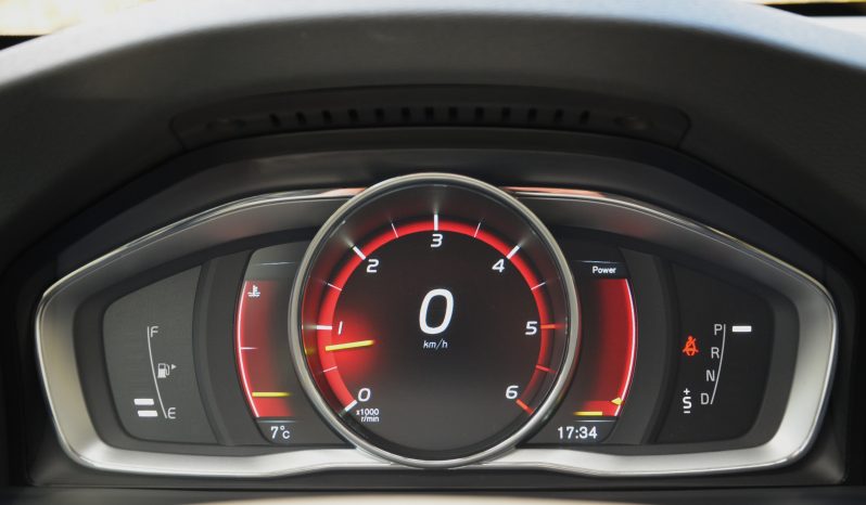 Tikko ievests. 2016. Gada modelis. Volvo V60 Cross Country Summum 2.4 Dīzelis 4×4 Awd . Ar automātisko ātrumkārbu. full