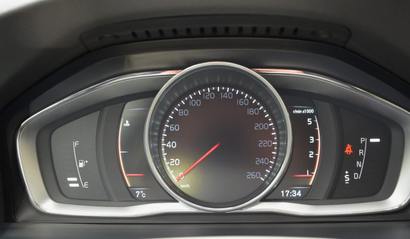 Tikko ievests. 2016. Gada modelis. Volvo V60 Cross Country Summum 2.4 Dīzelis 4×4 Awd . Ar automātisko ātrumkārbu. full