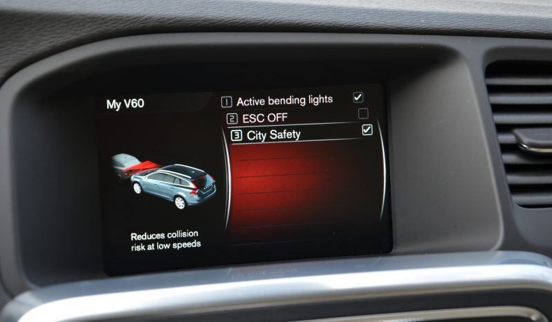 Tikko ievests. 2016. Gada modelis. Volvo V60 Cross Country Summum 2.4 Dīzelis 4×4 Awd . Ar automātisko ātrumkārbu. full