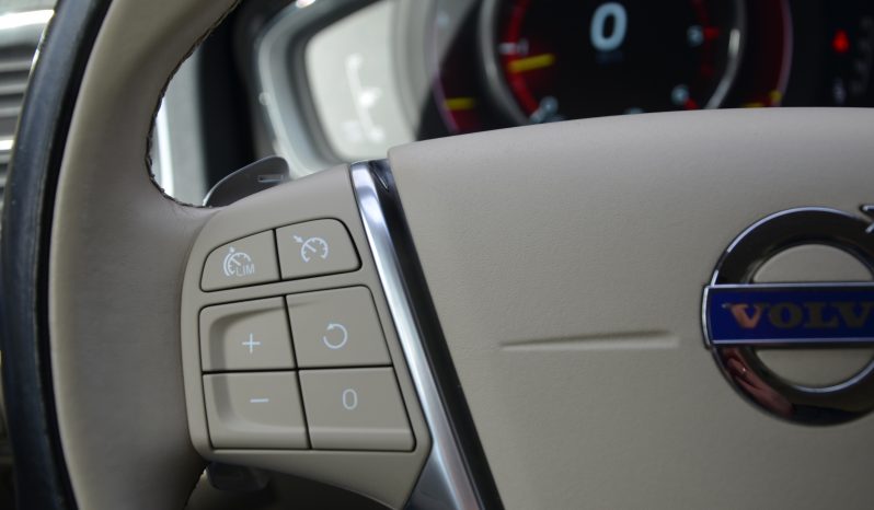 Tikko ievests. 2016. Gada modelis. Volvo V60 Cross Country Summum 2.4 Dīzelis 4×4 Awd . Ar automātisko ātrumkārbu. full