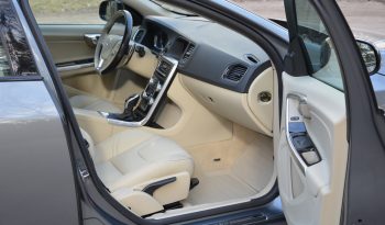 Tikko ievests. 2016. Gada modelis. Volvo V60 Cross Country Summum 2.4 Dīzelis 4×4 Awd . Ar automātisko ātrumkārbu. full