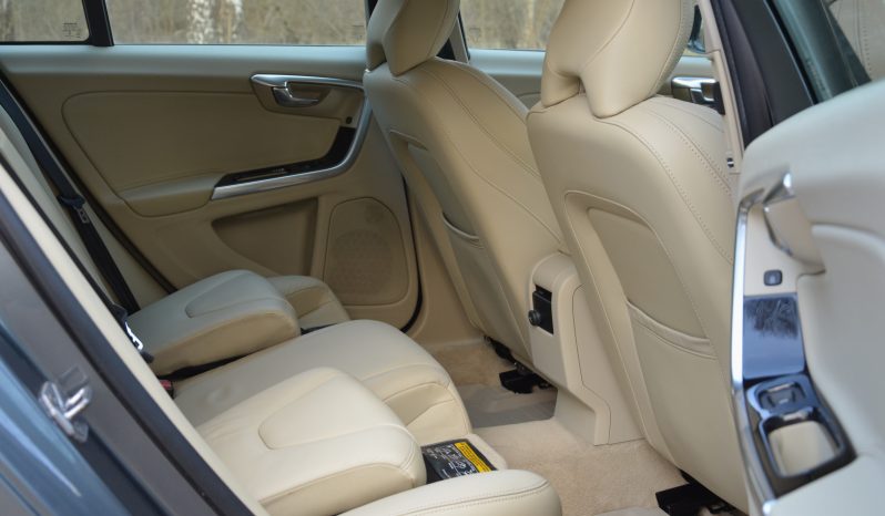 Tikko ievests. 2016. Gada modelis. Volvo V60 Cross Country Summum 2.4 Dīzelis 4×4 Awd . Ar automātisko ātrumkārbu. full