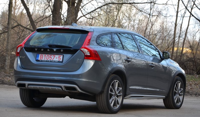 Tikko ievests. 2016. Gada modelis. Volvo V60 Cross Country Summum 2.4 Dīzelis 4×4 Awd . Ar automātisko ātrumkārbu. full