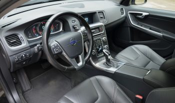 Tikko ievests 2016. Gada modelis. Volvo. V60 Plug-In Hybrid Summum. 2.4D6 (162kw -220z/s diesel + 50Kw-68z/s Electro= 288z/s) Awd pilnpiedziņa. full