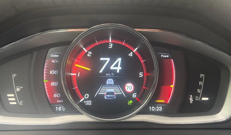 Drīzumā-. Volvo XC 70  Summum Black Edition    2.4 Dīzelis 4×4 Awd . Ar automātisko ātrumkārbu. full