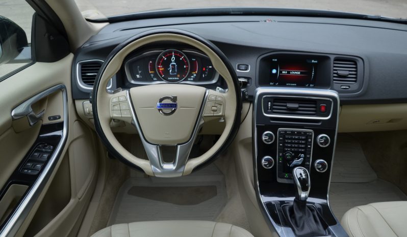 Tikko ievests. 2016. Gada modelis. Volvo V60 Cross Country Summum 2.4 Dīzelis 4×4 Awd . Ar automātisko ātrumkārbu. full