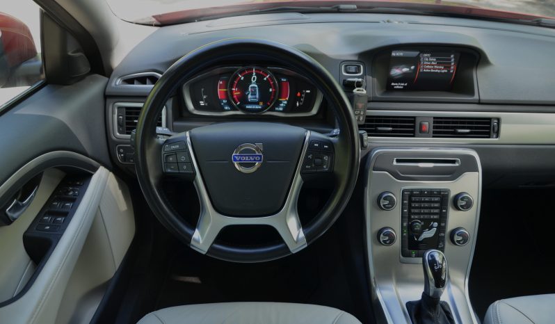 Tikko ievests. Volvo XC 70 Summum 2.4 D5 (158kw-215z/s) Dīzelis 4×4 Awd . Ar automātisko ātrumkārbu. full