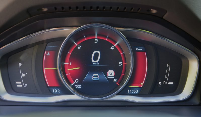 Tikko ievests. Volvo XC 70 Summum 2.4 D5 (158kw-215z/s) Dīzelis 4×4 Awd . Ar automātisko ātrumkārbu. full