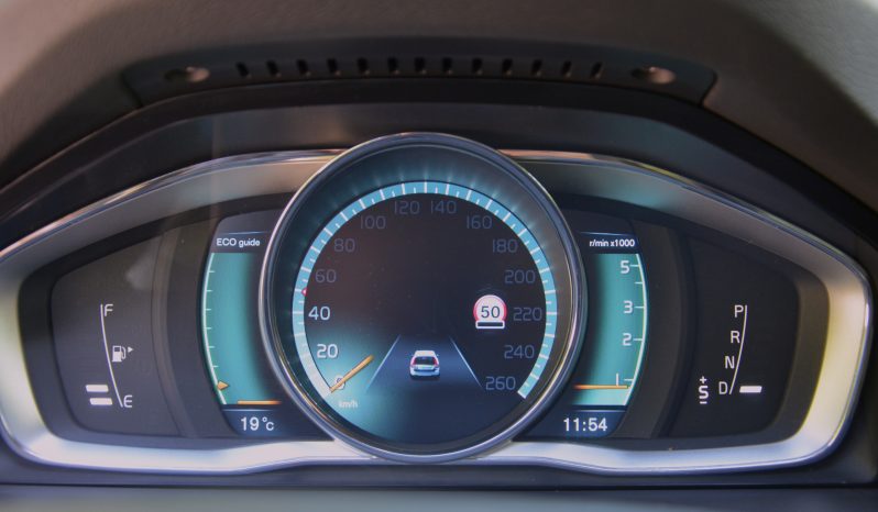 Tikko ievests. Volvo XC 70 Summum 2.4 D5 (158kw-215z/s) Dīzelis 4×4 Awd . Ar automātisko ātrumkārbu. full