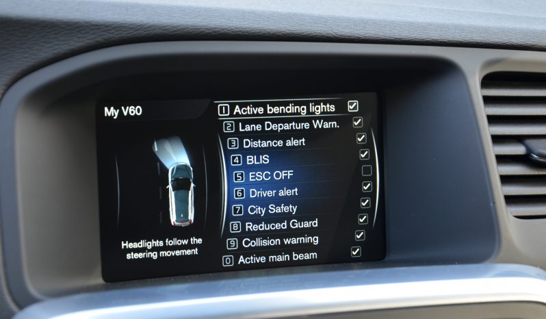 Tikko ievests 2016. Gada modelis. Volvo. V60 Plug-In Hybrid Summum. 2.4D6 (162kw -220z/s diesel + 50Kw-68z/s Electro= 288z/s) Awd pilnpiedziņa. full