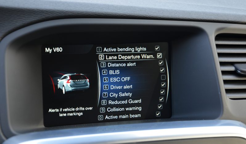 Tikko ievests 2016. Gada modelis. Volvo. V60 Plug-In Hybrid Summum. 2.4D6 (162kw -220z/s diesel + 50Kw-68z/s Electro= 288z/s) Awd pilnpiedziņa. full