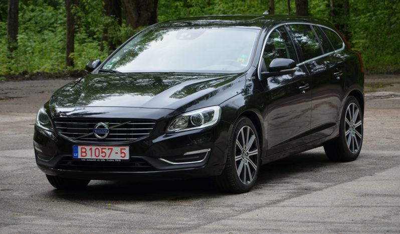 Tikko ievests 2016. Gada modelis. Volvo. V60 Plug-In Hybrid Summum. 2.4D6 (162kw -220z/s diesel + 50Kw-68z/s Electro= 288z/s) Awd pilnpiedziņa. full