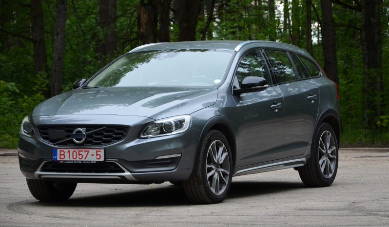 Tikko ievests. 2016. Gada modelis. Volvo V60 Cross Country Summum 2.4 Dīzelis 4×4 Awd . Ar automātisko ātrumkārbu. full
