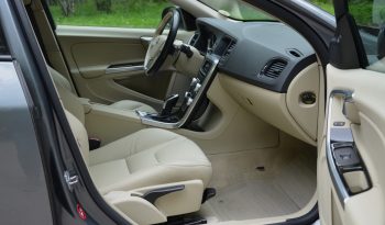 Tikko ievests. 2016. Gada modelis. Volvo V60 Cross Country Summum 2.4 Dīzelis 4×4 Awd . Ar automātisko ātrumkārbu. full