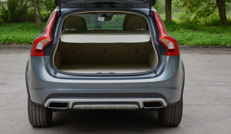 Tikko ievests. 2016. Gada modelis. Volvo V60 Cross Country Summum 2.4 Dīzelis 4×4 Awd . Ar automātisko ātrumkārbu. full