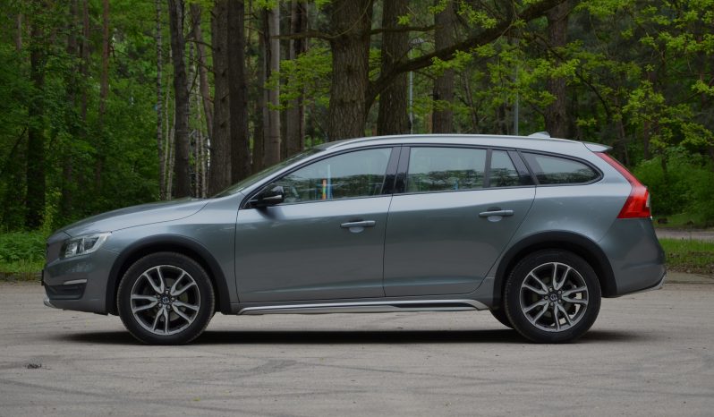 Tikko ievests. 2016. Gada modelis. Volvo V60 Cross Country Summum 2.4 Dīzelis 4×4 Awd . Ar automātisko ātrumkārbu. full