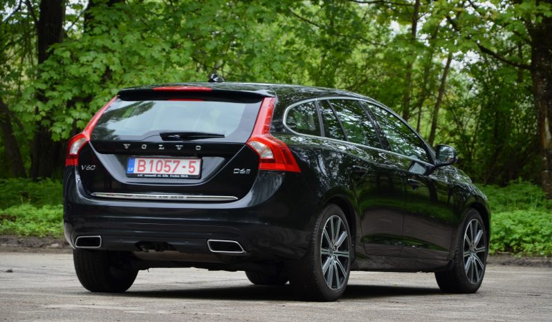 Tikko ievests 2016. Gada modelis. Volvo. V60 Plug-In Hybrid Summum. 2.4D6 (162kw -220z/s diesel + 50Kw-68z/s Electro= 288z/s) Awd pilnpiedziņa. full