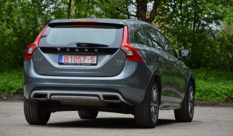 Tikko ievests. 2016. Gada modelis. Volvo V60 Cross Country Summum 2.4 Dīzelis 4×4 Awd . Ar automātisko ātrumkārbu. full