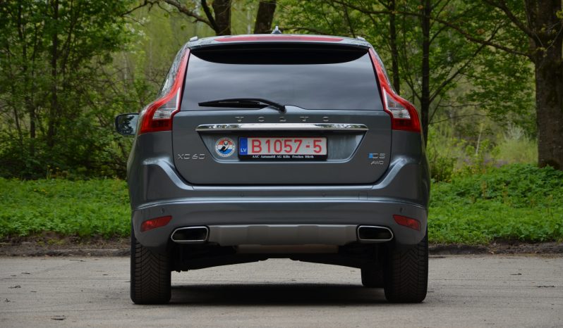 Tikko ievests. 2017. gada modelis. Volvo XC 60 Summum Xenium 2.4 D5 (162Kw-220Z/s) Dīzelis Awd (4×4) Pilnpiedziņa ar automātisko ātrumkārbu. full