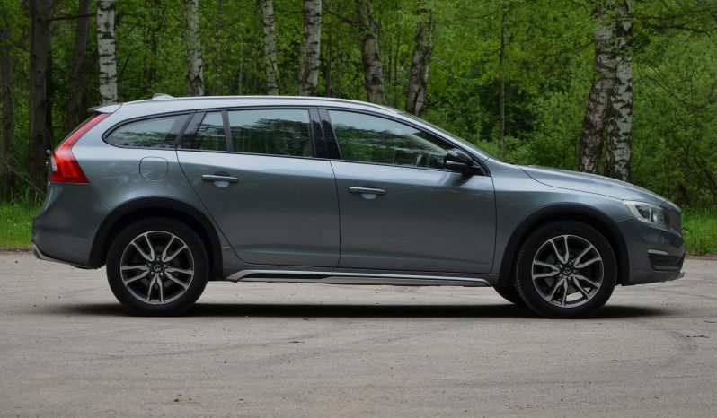 Tikko ievests. 2016. Gada modelis. Volvo V60 Cross Country Summum 2.4 Dīzelis 4×4 Awd . Ar automātisko ātrumkārbu. full