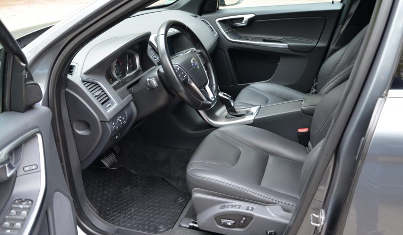 Tikko ievests. 2017. gada modelis. Volvo XC 60 Summum Xenium 2.4 D5 (162Kw-220Z/s) Dīzelis Awd (4×4) Pilnpiedziņa ar automātisko ātrumkārbu. full