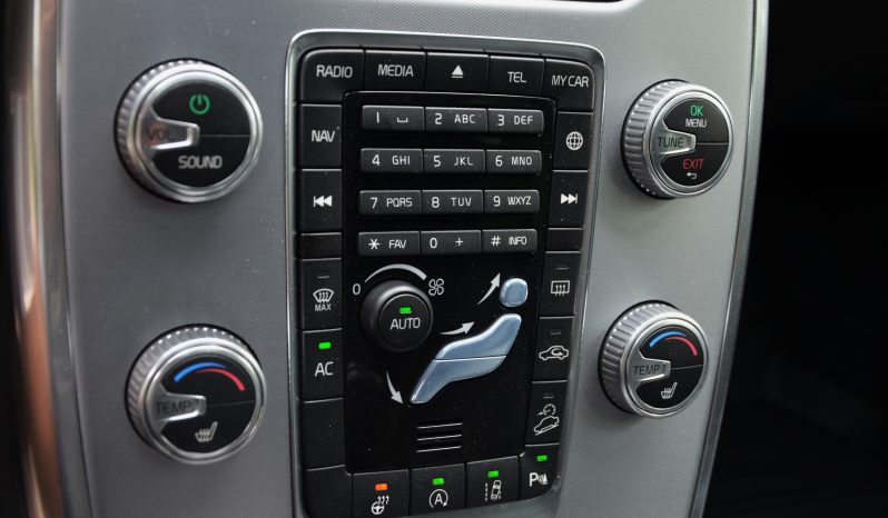 Tikko ievests. Volvo XC 70 Summum Black Edition 2.4 Dīzelis 4×4 Awd . Ar automātisko ātrumkārbu. full