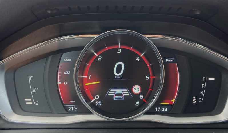 Tikko ievests. Volvo XC 70 Summum Black Edition 2.4 Dīzelis 4×4 Awd . Ar automātisko ātrumkārbu. full