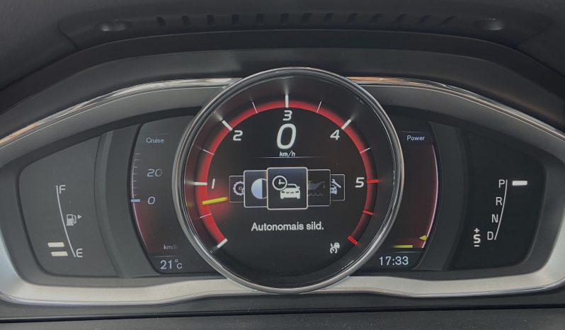 Tikko ievests. Volvo XC 70 Summum Black Edition 2.4 Dīzelis 4×4 Awd . Ar automātisko ātrumkārbu. full