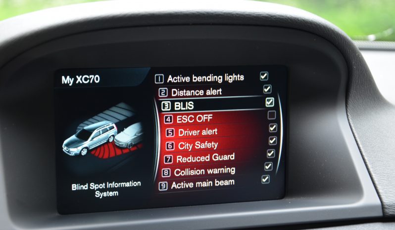 Tikko ievests. Volvo XC 70 Summum Black Edition 2.4 Dīzelis 4×4 Awd . Ar automātisko ātrumkārbu. full