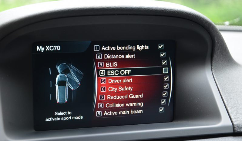 Tikko ievests. Volvo XC 70 Summum Black Edition 2.4 Dīzelis 4×4 Awd . Ar automātisko ātrumkārbu. full