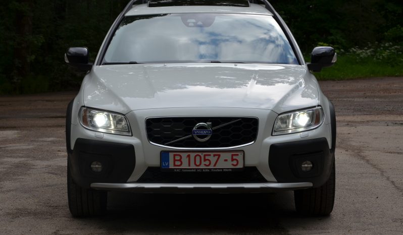 Tikko ievests. Volvo XC 70 Summum Black Edition 2.4 Dīzelis 4×4 Awd . Ar automātisko ātrumkārbu. full