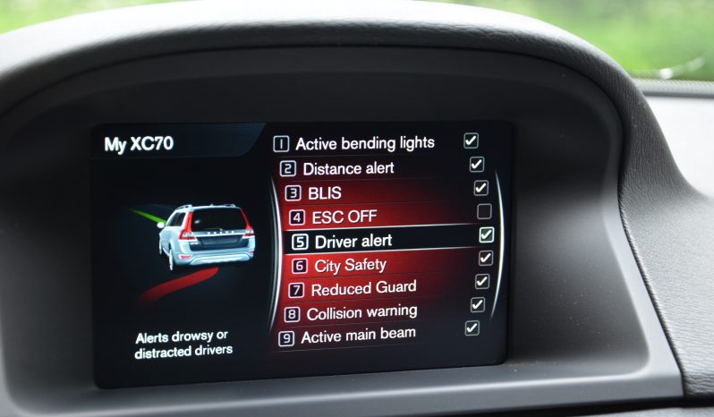 Tikko ievests. Volvo XC 70 Summum Black Edition 2.4 Dīzelis 4×4 Awd . Ar automātisko ātrumkārbu. full