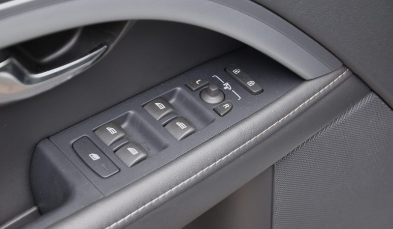 Tikko ievests. Volvo XC 70 Summum Black Edition 2.4 Dīzelis 4×4 Awd . Ar automātisko ātrumkārbu. full