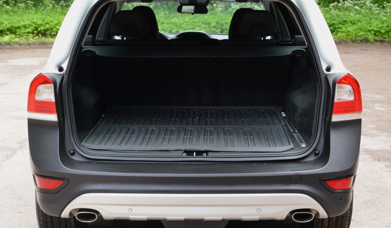 Tikko ievests. Volvo XC 70 Summum Black Edition 2.4 Dīzelis 4×4 Awd . Ar automātisko ātrumkārbu. full