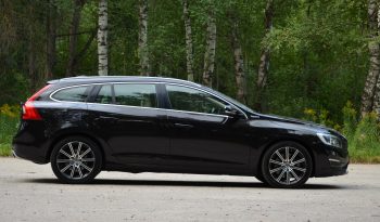 Tikko ievests. 2014. Gada modelis. Volvo. V60 Plug-In Hybrid Summum. 2.4D6 (158kw -215z/s diesel + 50Kw-68z/s Electro= 283z/s) Awd pilnpiedziņa. full